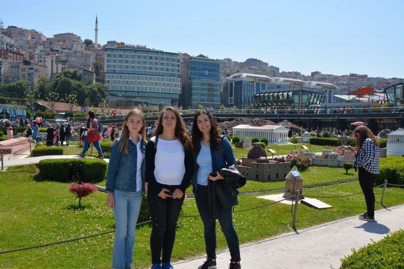 Sayfalardan Hayata projesinin birincileri ödüllendirildi