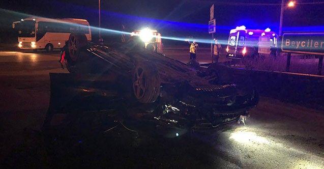 Önce bariyerlere, sonra minibüse çarptı