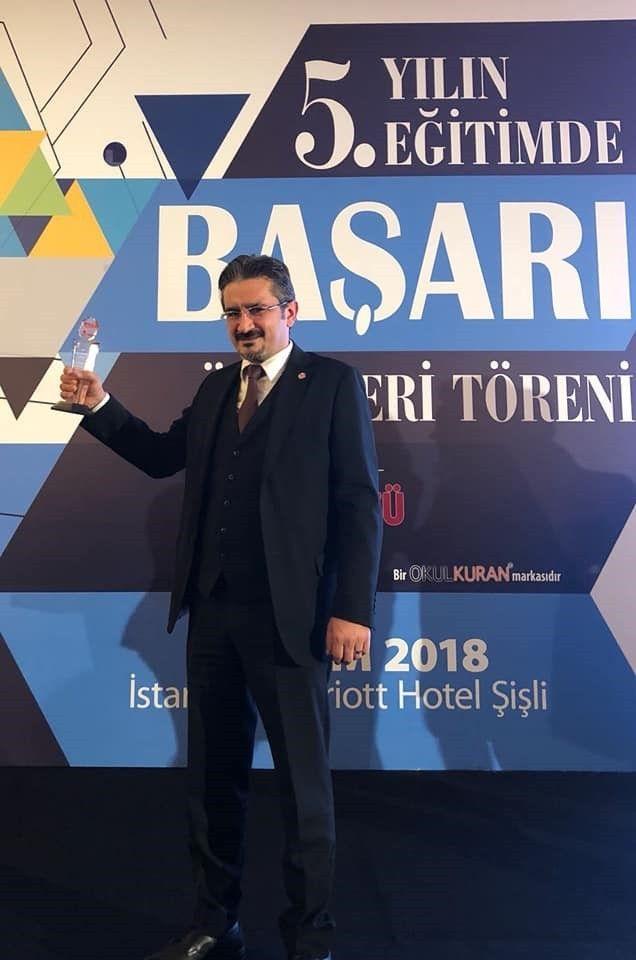 Çizgi Kolejine Eğitimde Başarı Ödülü