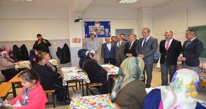 Okumayazma kursuna giden Silivrili yaşlı kadınların umre hayali