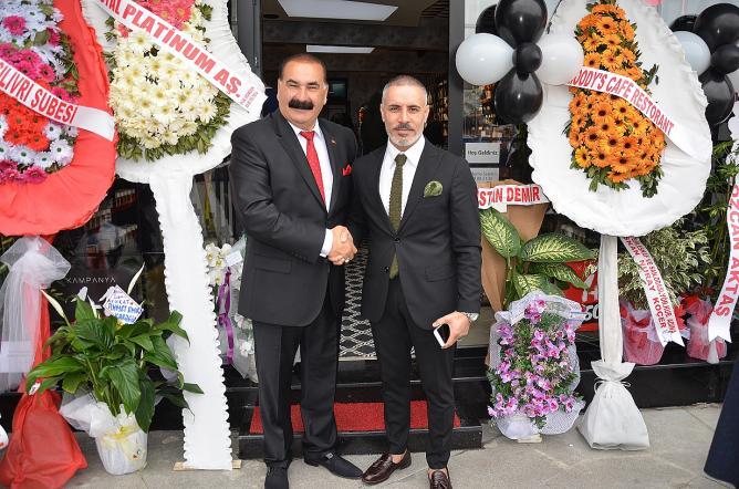 Royal Parfüm dualarla açıldı