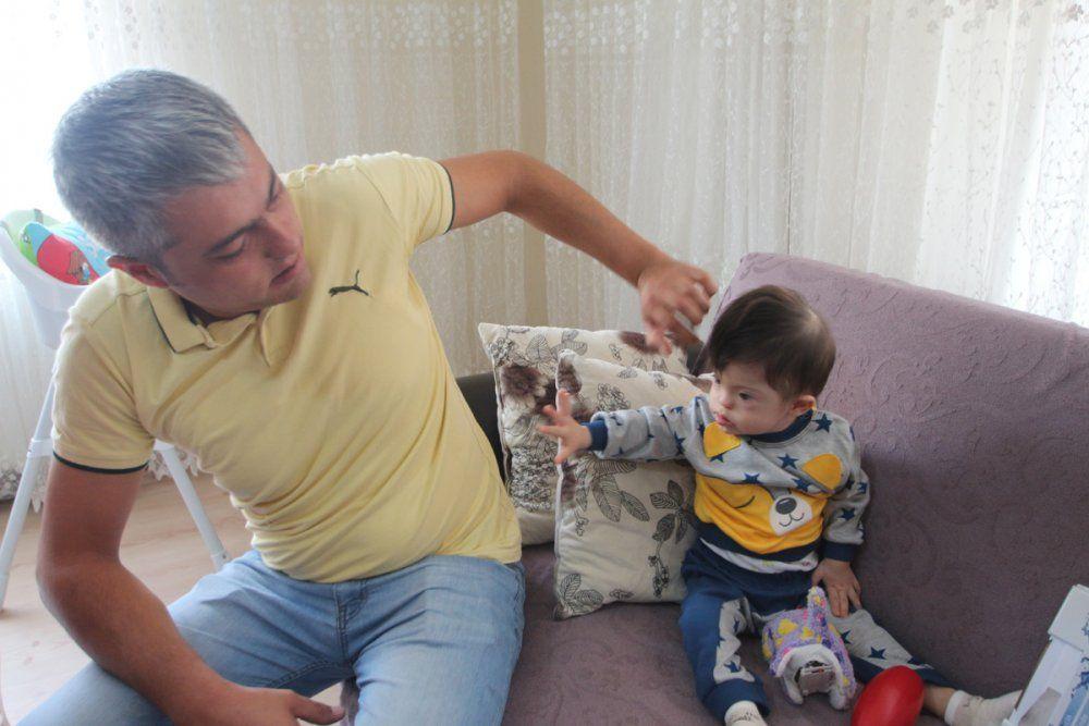 Mert bebek ameliyat olmayı bekliyor