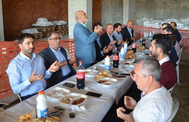 Bayburtlu İnşaat sofrasını paylaştı