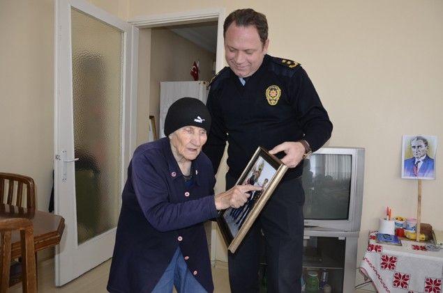 Şeker Nine çok mutlu oldu