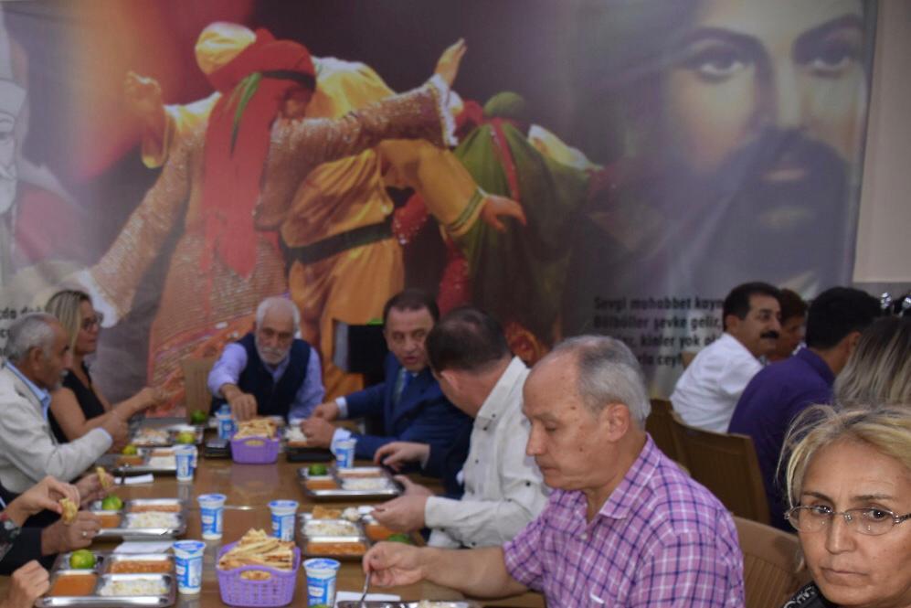 Işıklar Alevi Hemşerilerine İftar Verdi