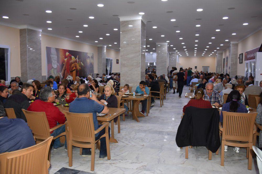 Işıklar Alevi Hemşerilerine İftar Verdi