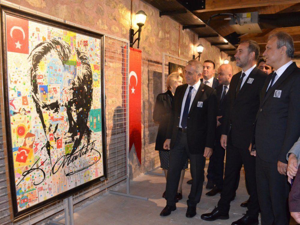 Birbirinden Güzel Atatürk Resimleri Bu Sergide