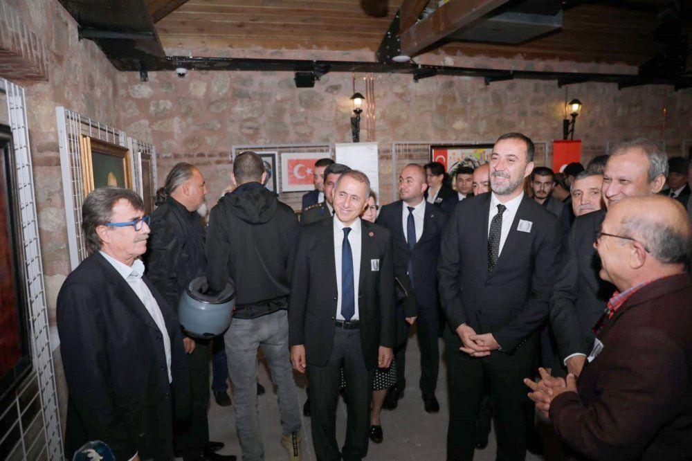 Birbirinden Güzel Atatürk Resimleri Bu Sergide