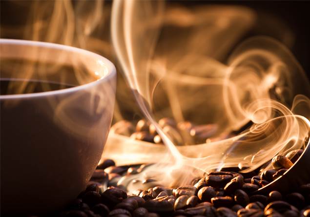 Kahveyi içtiğiniz fincan cam mı karton mu