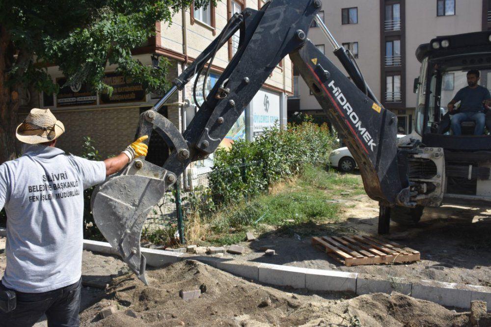 Eski Sanayi'de Tretuvar çalışmaları