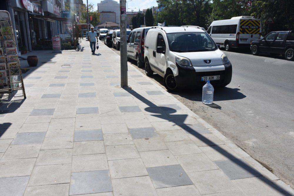 Eski Sanayi'de Tretuvar çalışmaları