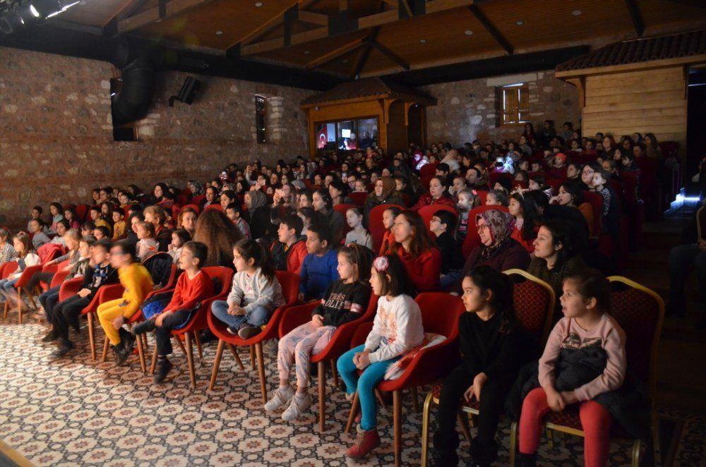 Çocukların Kahkahaları Duyulmaya Değerdi