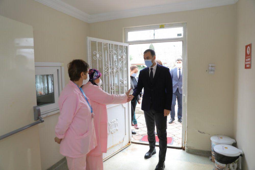 Başkan Yılmaz Huzurevi Sakinlerini Ziyaret Etti