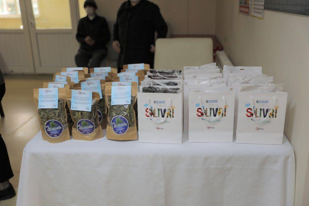 Başkan Yılmaz Huzurevi Sakinlerini Ziyaret Etti